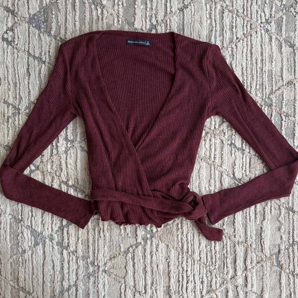 Abercrombie & Fitch Burgundy Knit Sweater